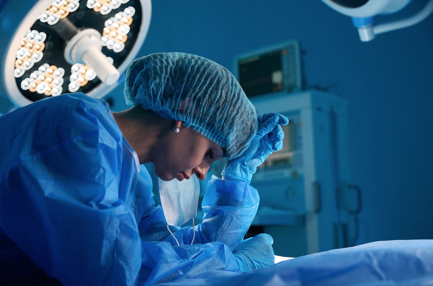 Beyond the Graft: Soft Skills That Save Lives in the Hybrid Suite